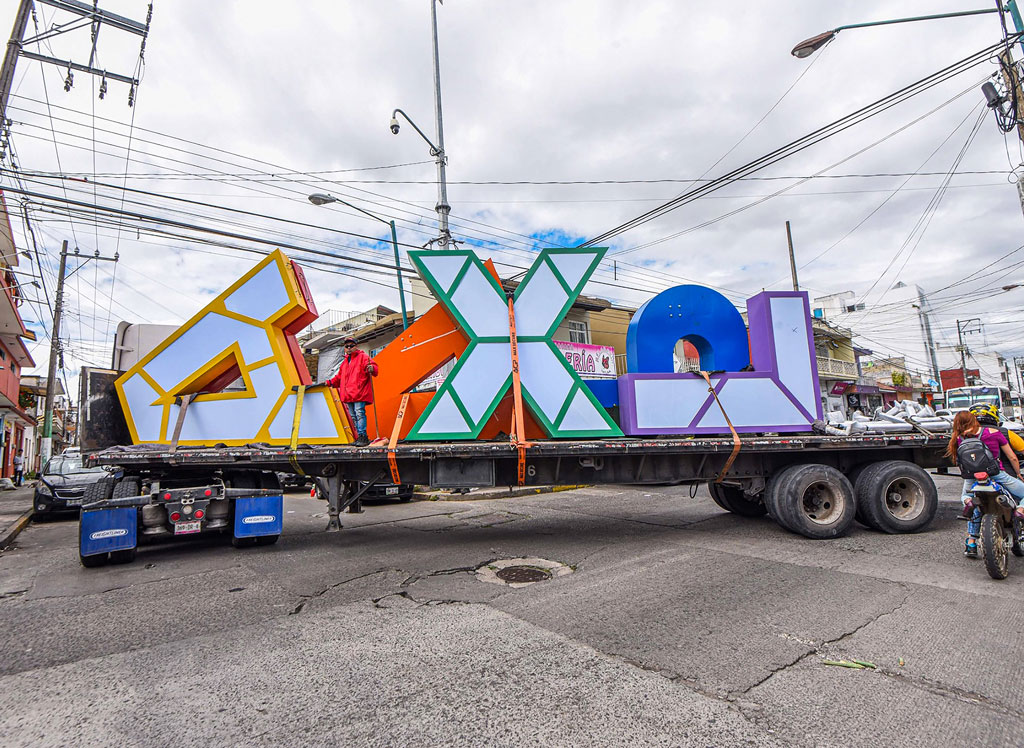 Perla Ramos. #atlasdeletrasturísticas, de la serie ATLAS DE LETRAS TURÍSTICAS, 2020 - en curso.