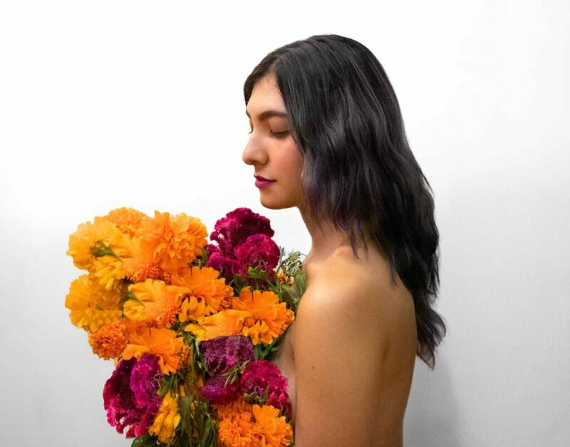 Natalia Macías, Cempasuchil. Autorretrato Natalia Macías, Cempasuchil. Autorretrato