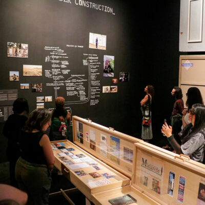 Recorrido guiado por la exhibición Ingrid Hernández: 20 años de arte _Under Construction_